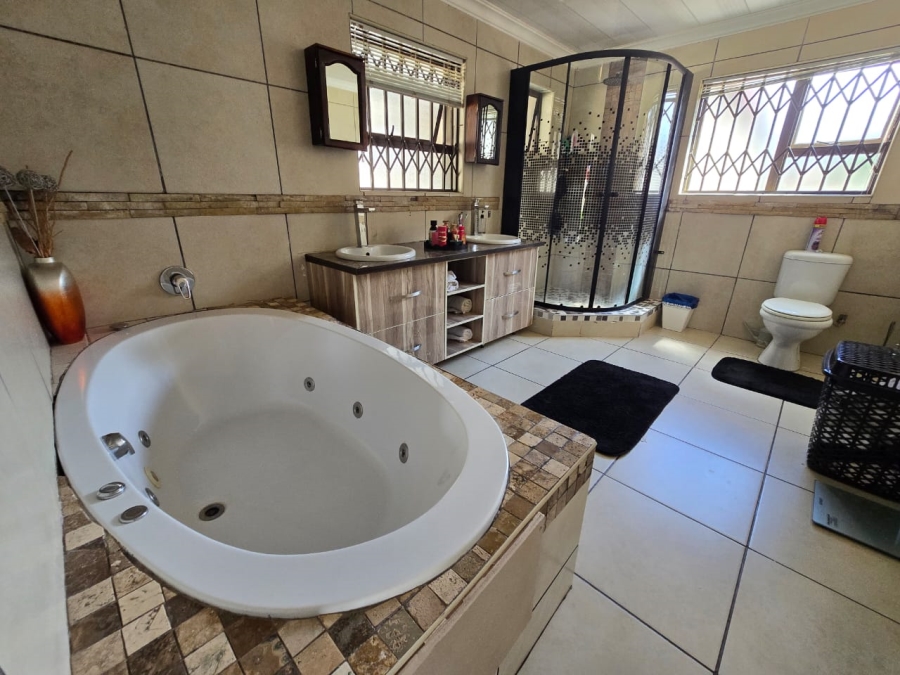 4 Bedroom Property for Sale in Dan Pienaar Free State